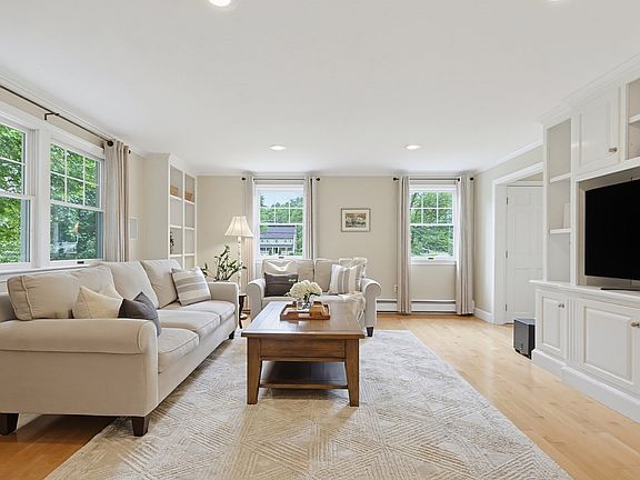 2nd image of 1804 Washington St