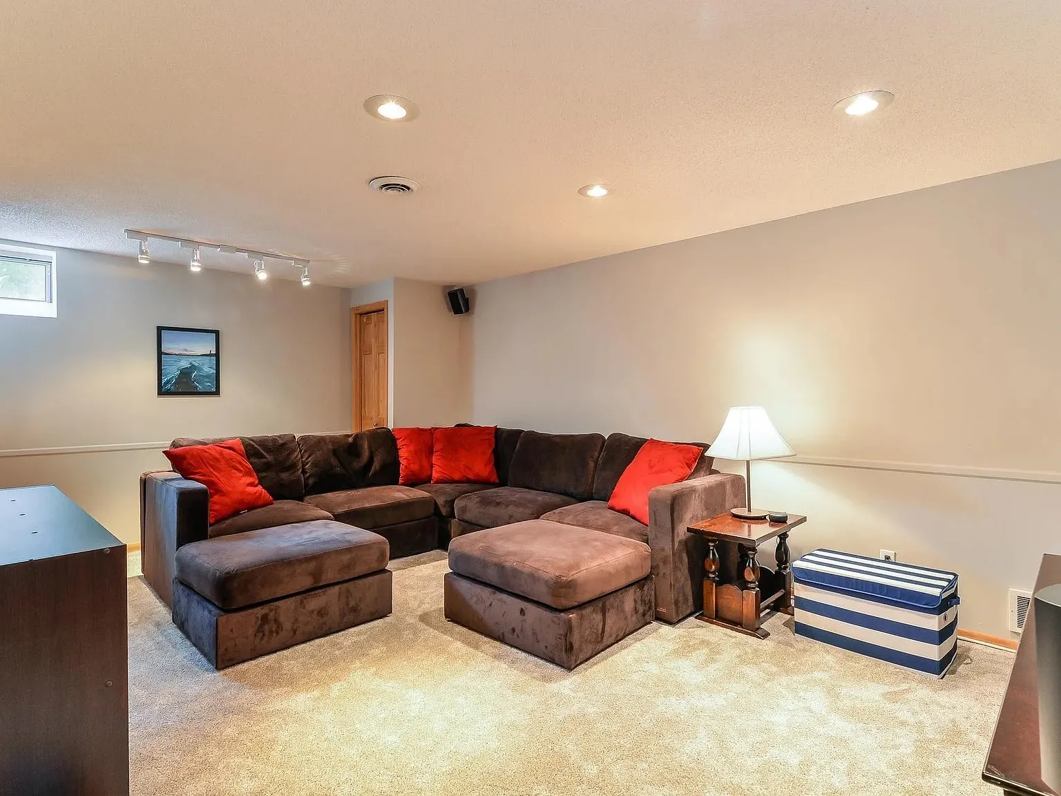 4 bed, 2200 sqft, $2,650 — Photo 4
