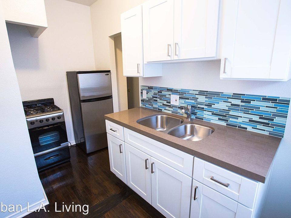 1st image of 1975 N Beachwood Dr #10520956