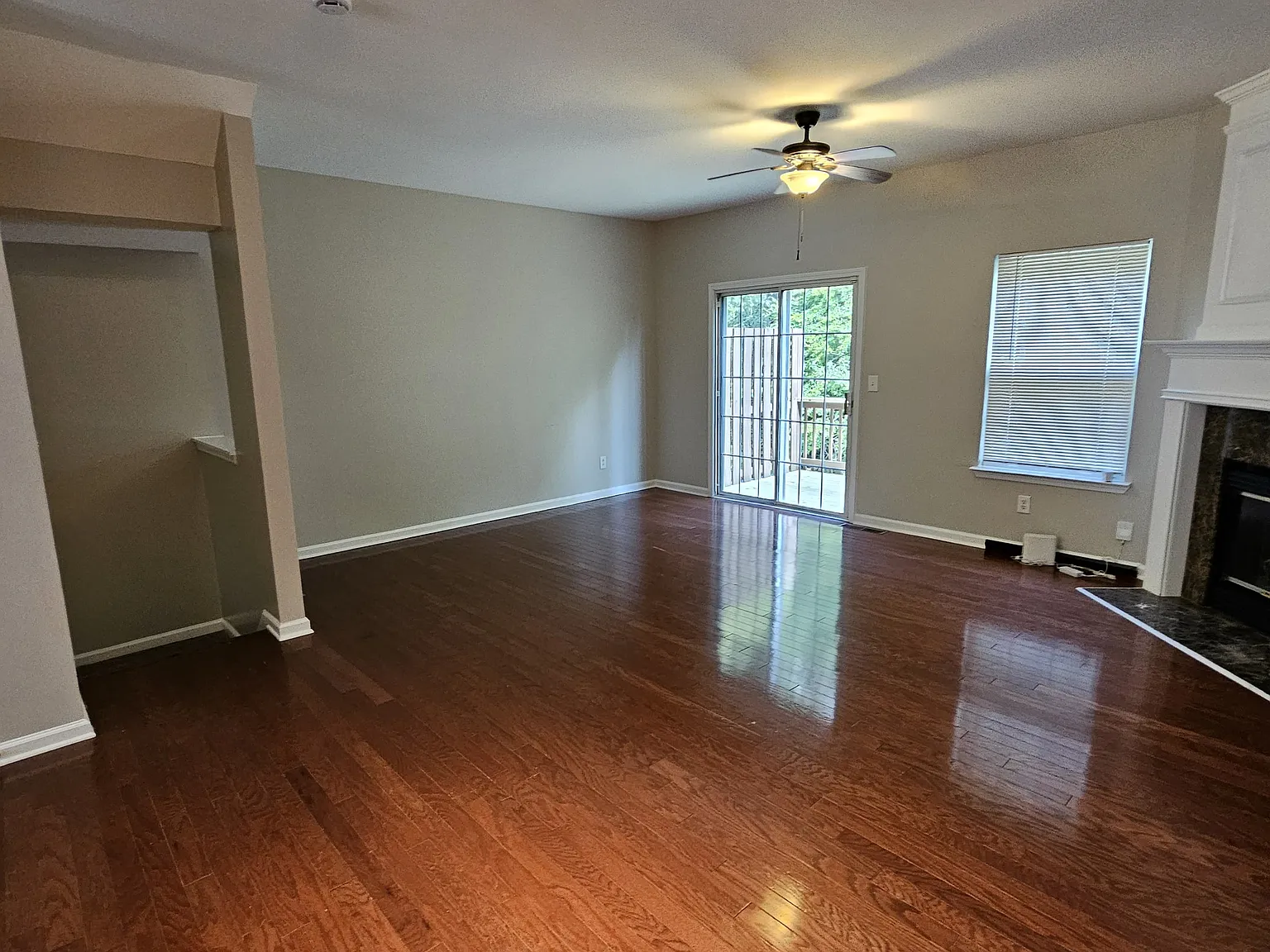 3 bed, 2.5 bath, 1780 sqft, $1,900 — Photo 3