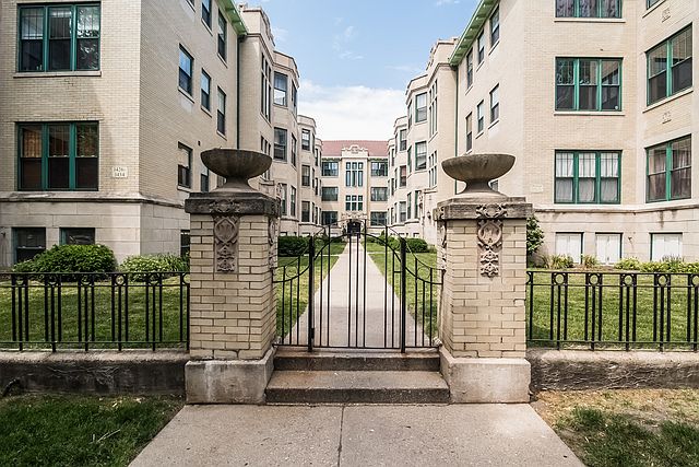 1st image of 1428 W Lunt Ave #3S