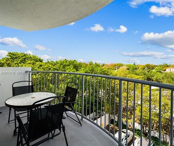210 Sea View Dr #501 — Photo 4