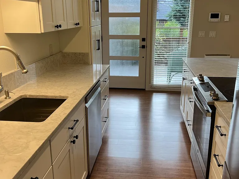 2332 Minor Ave E #8 — Photo 8