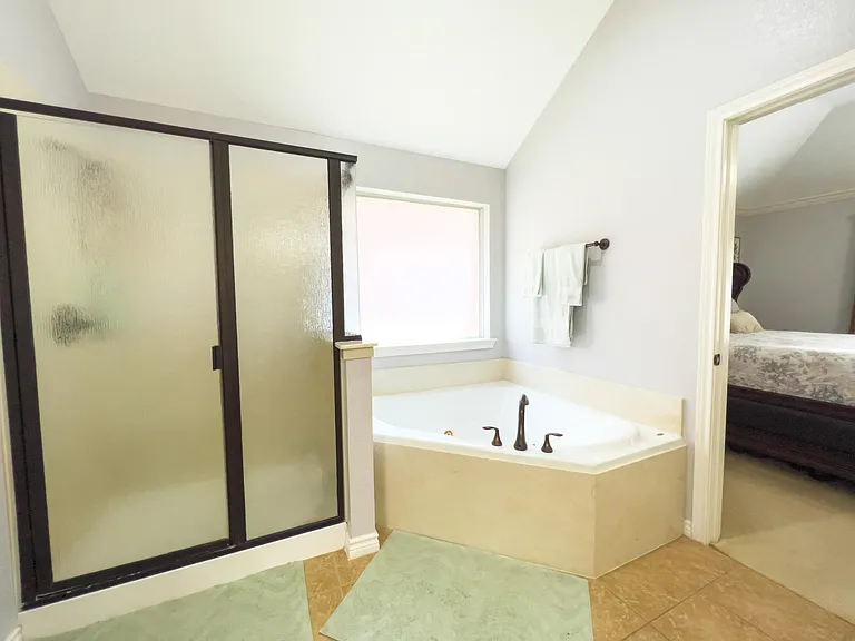 5915 Ivy Glen Dr — Photo 37