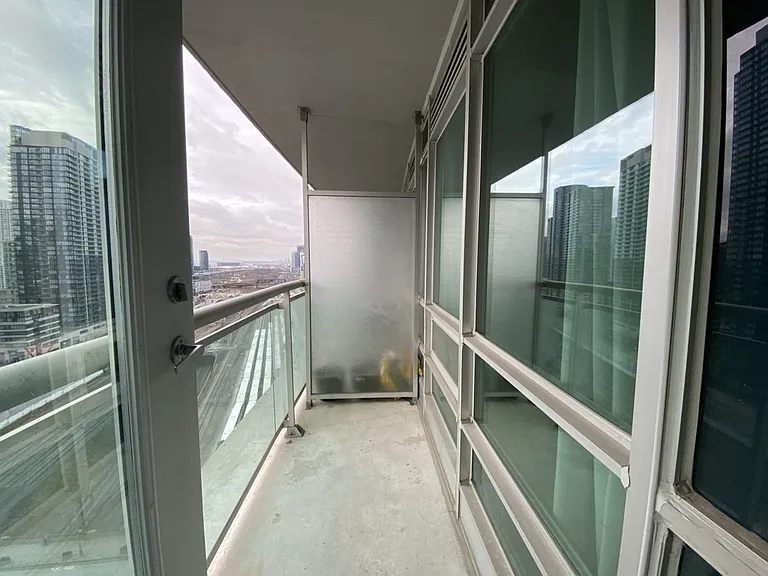 397 Front St W #2201 — Photo 19