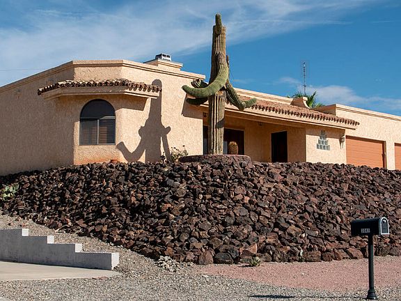 2nd image of 3053 Maracaibo Way