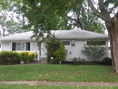450 Poplar Ln, East Meadow, NY, 11554
