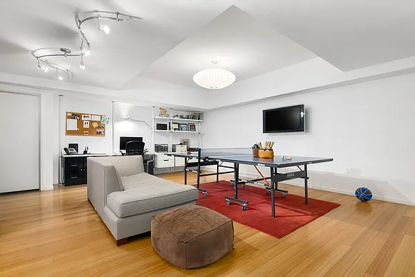 Rented by Douglas Elliman | media 14