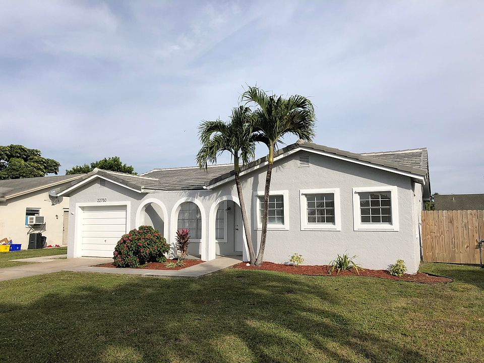 Home For Sale In Sandalfoot