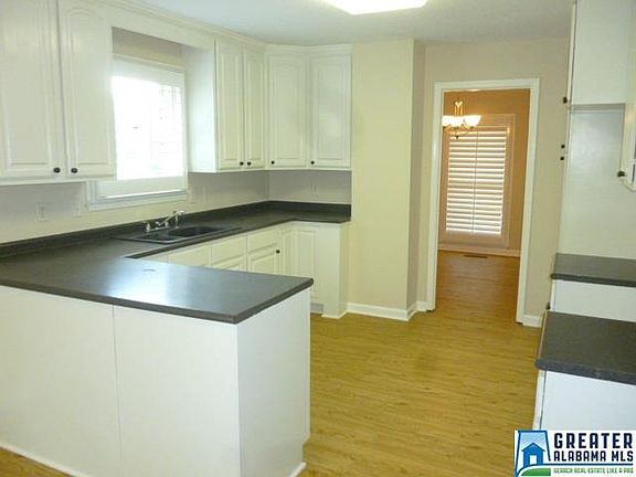 3rd image of 1317 Stonehedge Dr