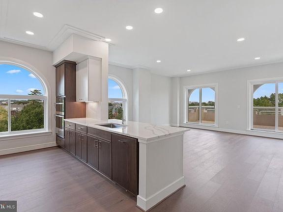 2nd image of 625 Slaters Ln APT 403