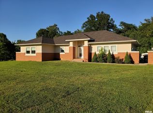 1301 S Giant City Rd, Carbondale, IL 62902