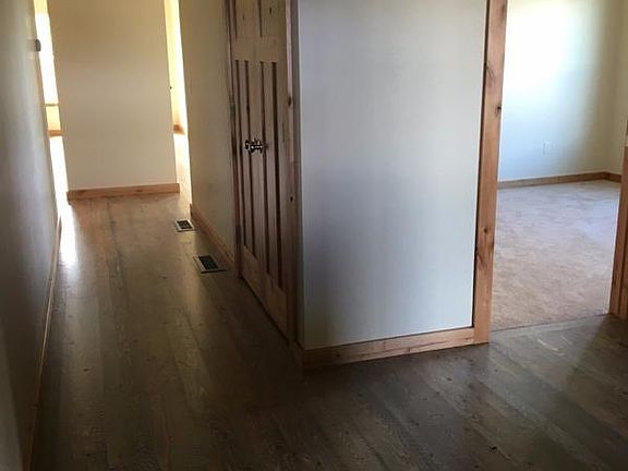 3rd image of 43 Voyager Ln