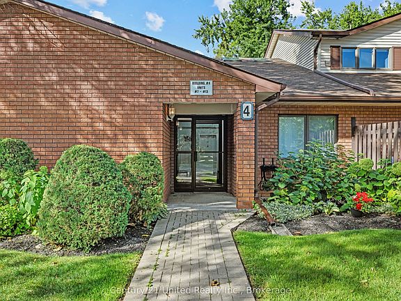 2nd image of 36 Champlain Cres #10