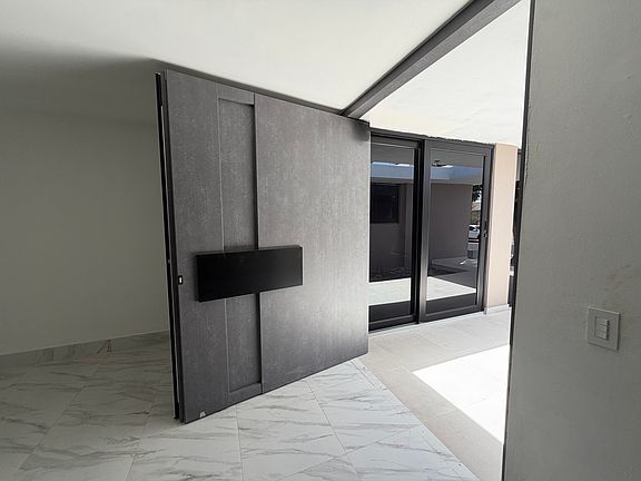 4th image of 419 Torrimar Guaynabo Pr