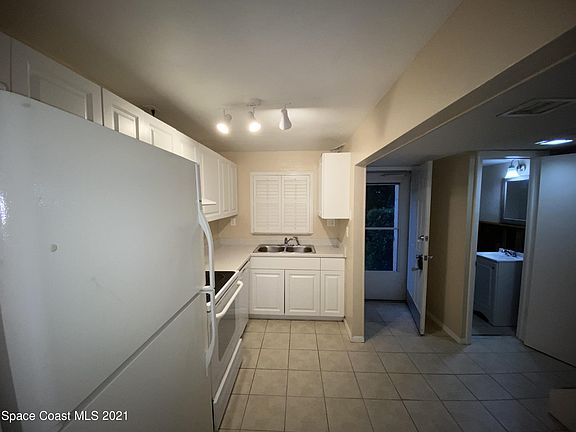 4th image of 2499 Country Club Dr #112