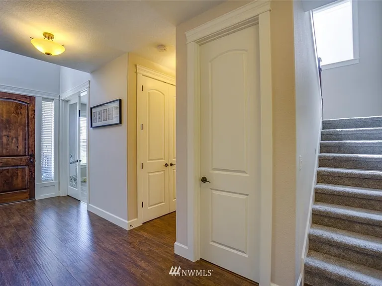 5317 NW Goodwin Loop — Photo 4