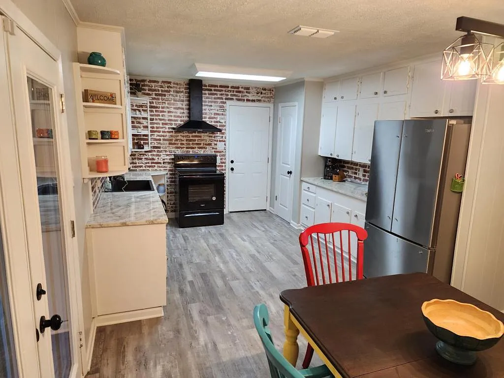 6367 Orange Rd — Photo 3