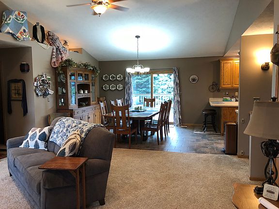 Upstairs living room/dining