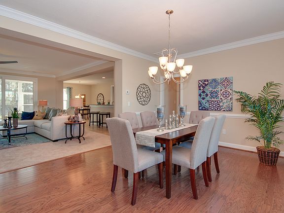 3rd image of 2072 Kittridge Dr