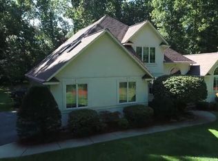 17 Grassy Meadow Rd, Wilbraham, MA 01095