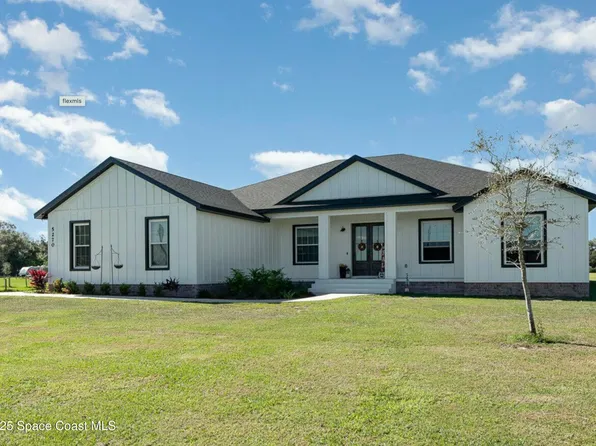 5270 Dixie Way, Mims, FL 32754