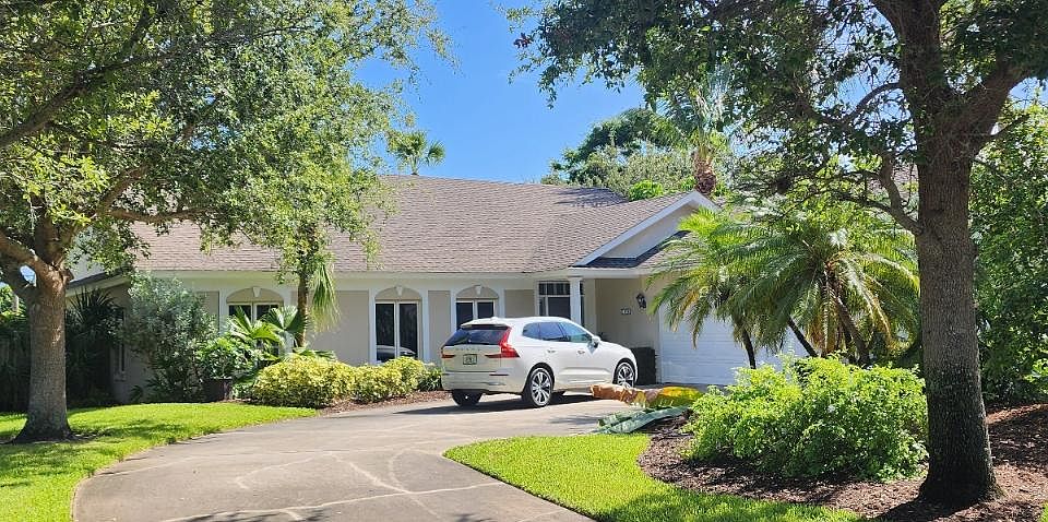 1st image of 1526 Shorelands Dr E