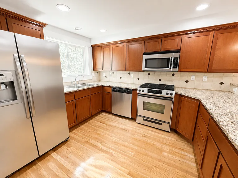9215 Roosevelt Way NE #C — Photo 10