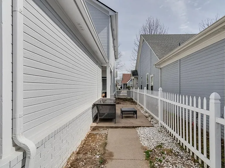 1189 Misty Isle Dr — Photo 22