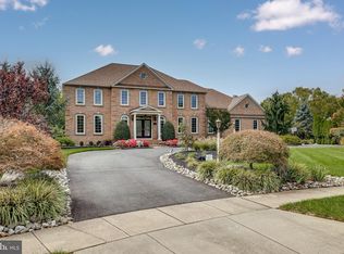 5 Whitetail Ct, Moorestown, NJ 08057
