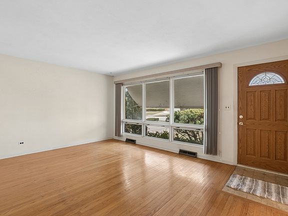 3rd image of 535 N McAree Rd