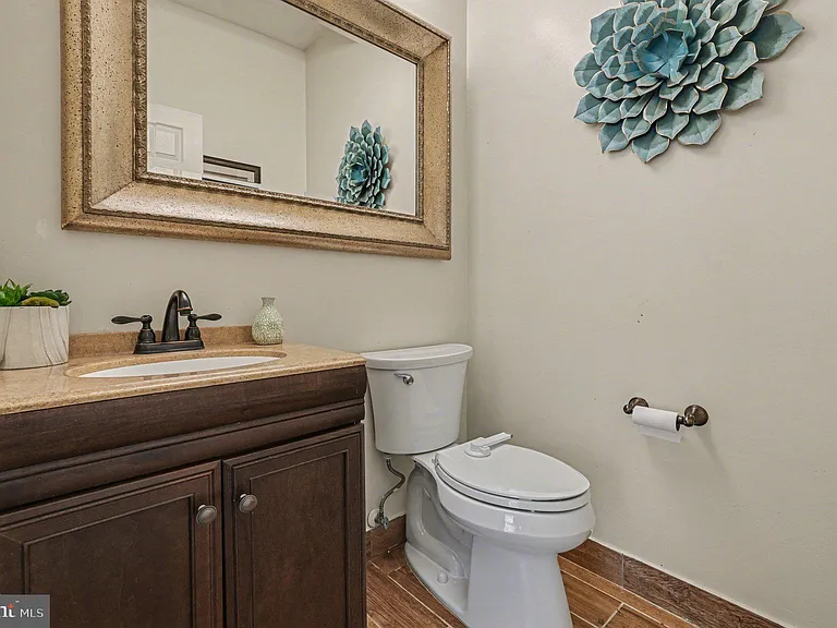 46 Northampton Blvd — Photo 16