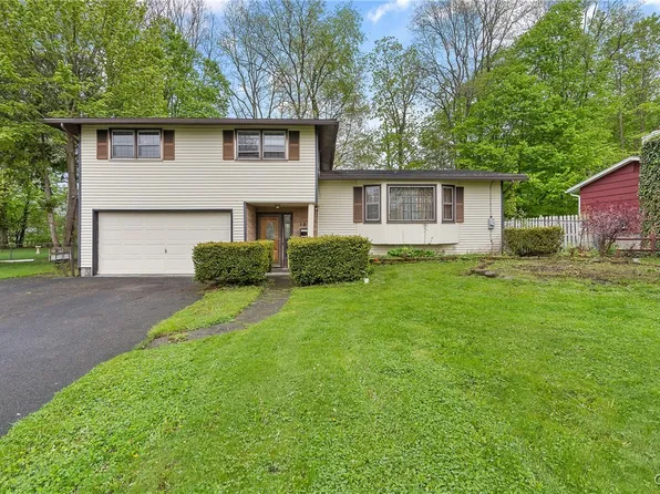 107 Sagamore Dr S, Liverpool, NY 13090