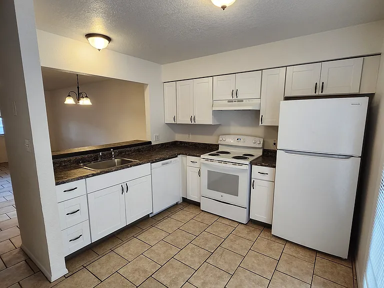448 Dartmouth Ave #C — Photo 3
