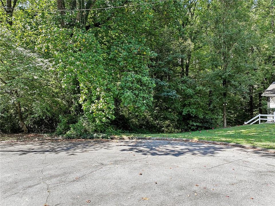 2nd image of 1736 Seneca Ct SE #627