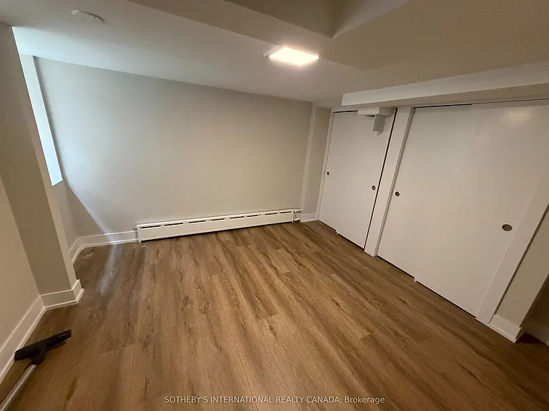 458A Oriole Pkwy #LOWER — Photo 15