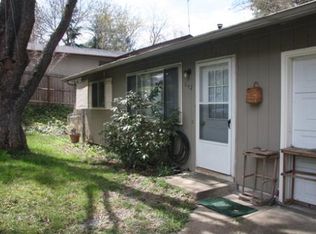 642 S 4th St, Jacksonville, OR 97530