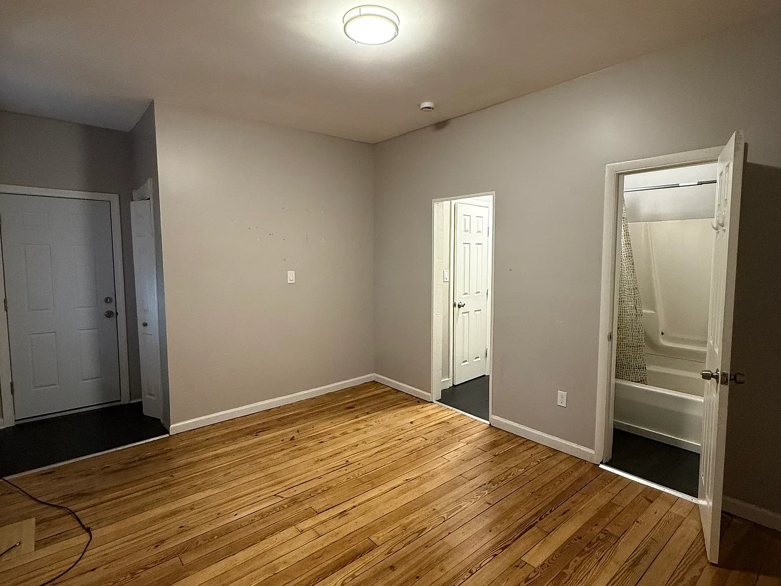 68 Anderson St — Photo 3