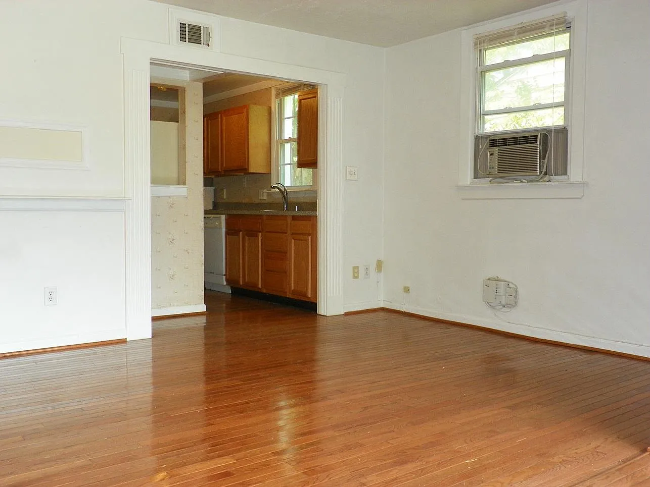 3 bed, 1436 sqft, $2,495 — Photo 3