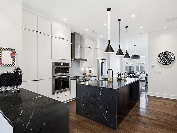 3rd image of 3573 Parkside Way