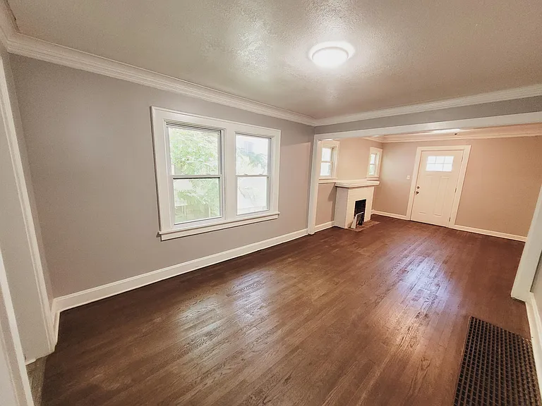 2039 E Gregory Blvd — Photo 3