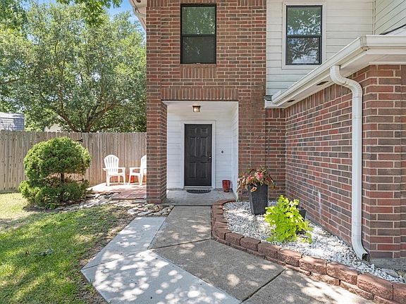 3rd image of 2071 Auburn Dr