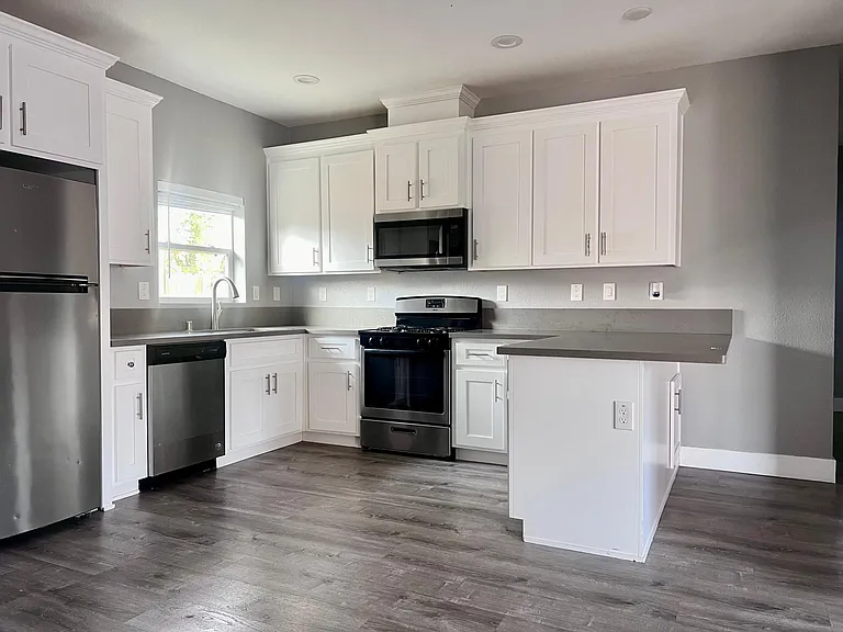 463 Peralta Ave — Photo 7