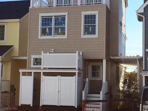 2nd image of 214 Grant Ave
