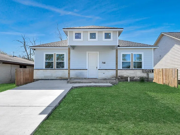 7160 Rook Blvd — Photo 3