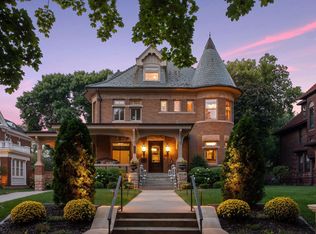 1009 Summit Ave, Saint Paul, MN 55105