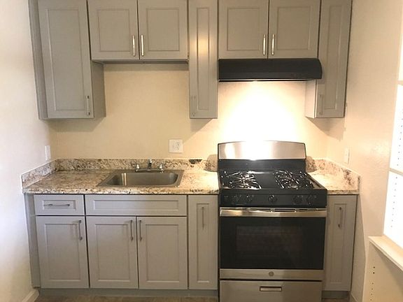 3rd image of 1220 Dana Dr