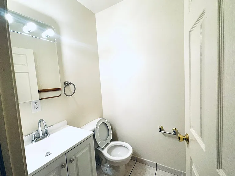 214 Warren St #4B — Photo 17