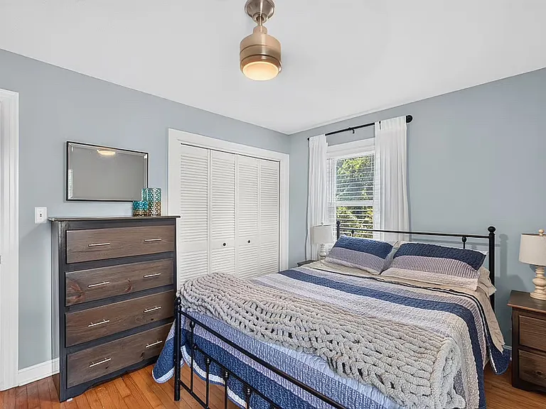 1228 Elizabeth St — Photo 9