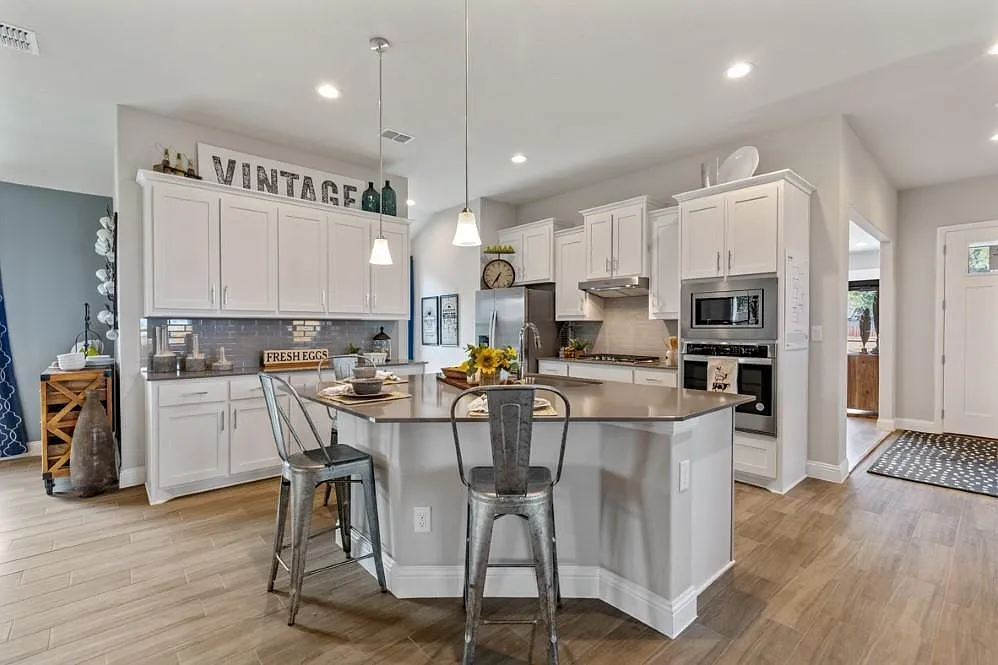 4 bed, 2089 sqft, $2,750 — Photo 1